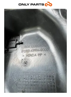 Used Vano sottosella / vasca portacasco Honda Sh 125cc 2004 Rosso — real photo 9