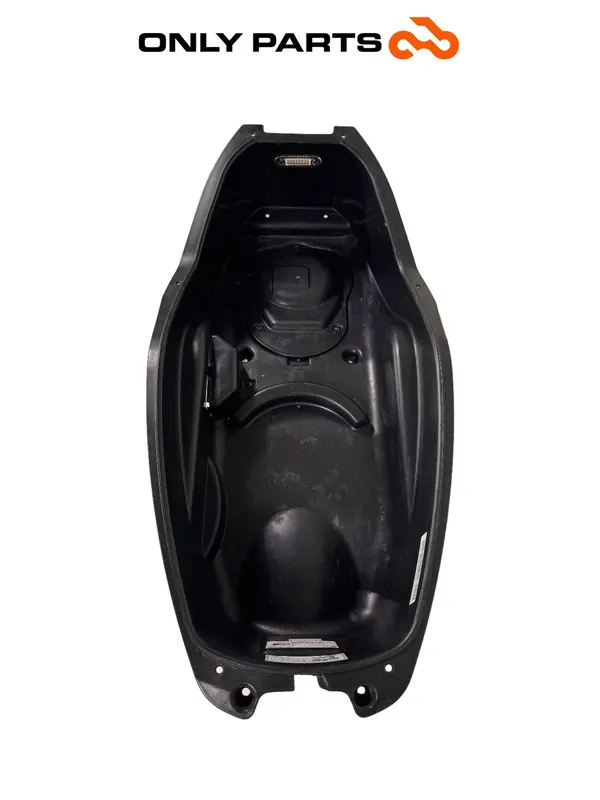 ОТДЕЛЕНИЕ ПОД СЕДАЛКАТА ЗА КАСКА QUADRO 350 S 2013 — 3