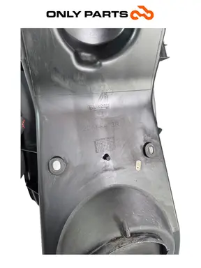 Gebrauchte Vano sottosella / vasca portacasco Yamaha X-max 125cc 2014 Grigio opaco — echtes Foto 9